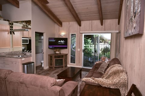 Sliding door to Pool area