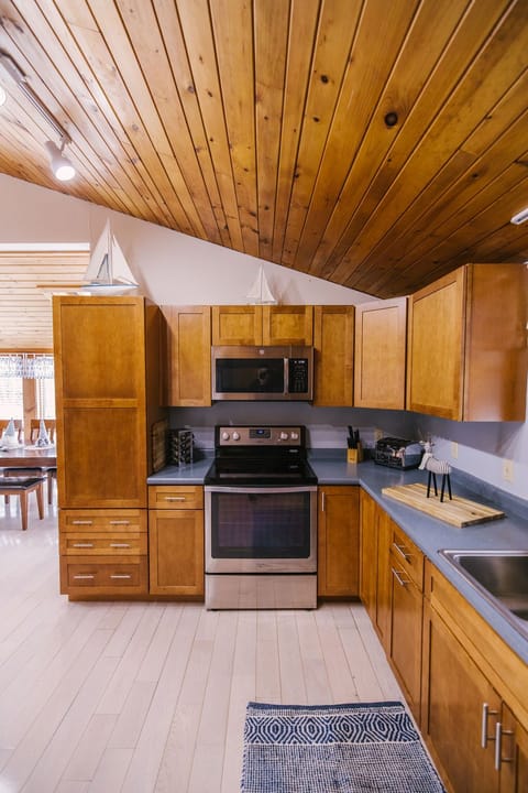 Fully stocked kitchen