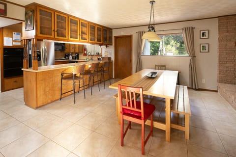 Open dining and kitchen area!