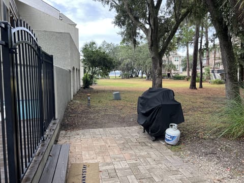 Grill area with view of Harbour Town fairway and Calibogue Sound!