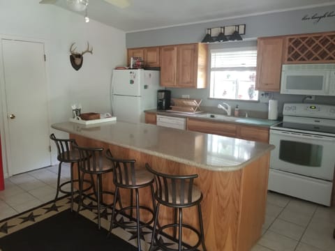 Fully equipped kitchen