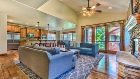 Luxury single-family home with two large Living Rooms Gourmet Kitchen 4-Bedrooms