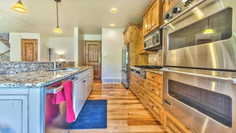 Large luxury Kitchen & Pantry areas