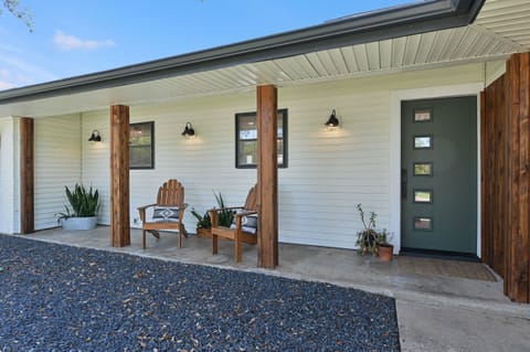 Fabulous curb appeal on a charming mid-century home!