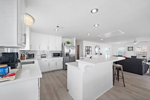 A kitchen perfect for preparing meals for the family!