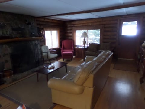 Main cabin living room