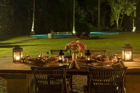Outdoor dining