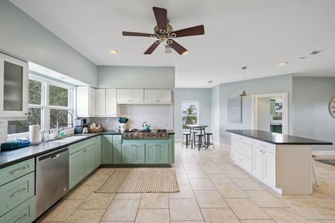 A kitchen perfect for preparing meals for the family!
