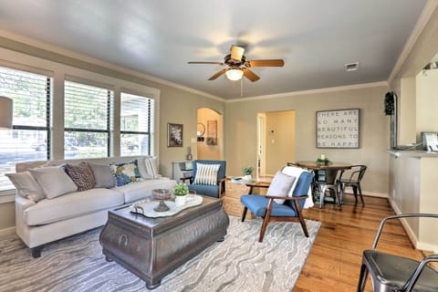 Fredericksburg Vacation Rental | 2BR | 1BA | 1,322 Sq Ft | Steps Required