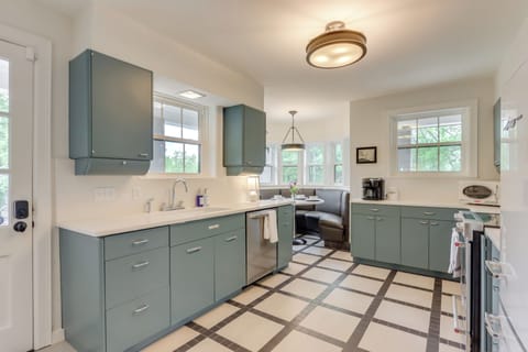 Kitchen | Cooking Basics | Keurig & Drip Coffee Maker