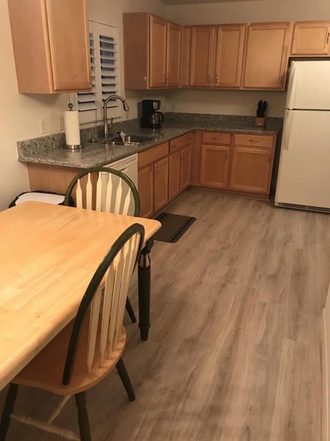 breakfast nook, kitchen