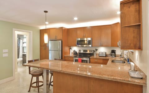 Suite #1 - Kitchen Granite Counter