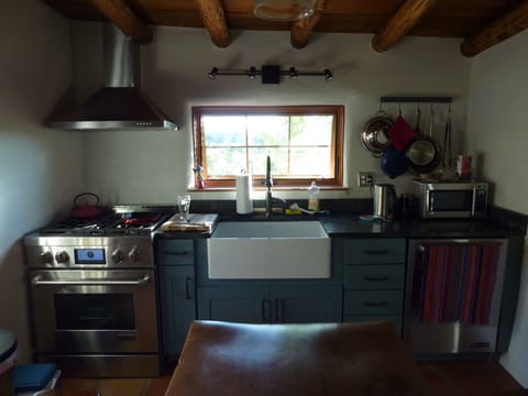 Well equipped kitchen