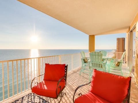 Beautiful Balcony 10x28