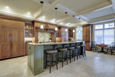 3 Cat Boat - Kitchen (Main Level)