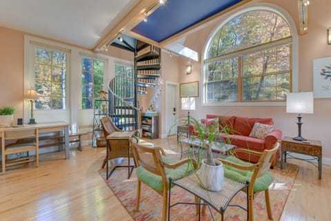 Hot Springs Vacation Rental | 1BR + Loft | 1.5BA | 800 Sq Ft | Stairs Required