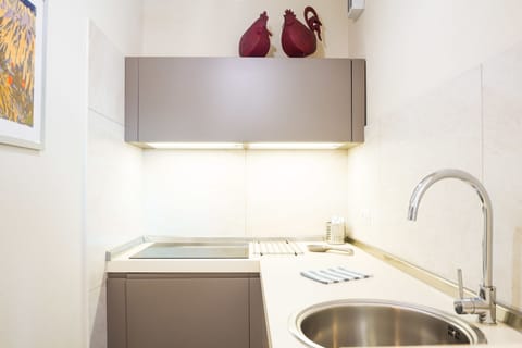 Balcony / Terrace / Patio, Bathroom, Bedroom, Dining Room, Kitchen, Living Room, Pool, Scenic View