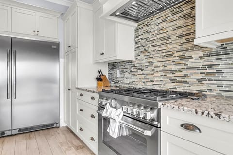 Kitchen - Professional 36` gas range + Electric Oven | Full size Fridge + Freezer