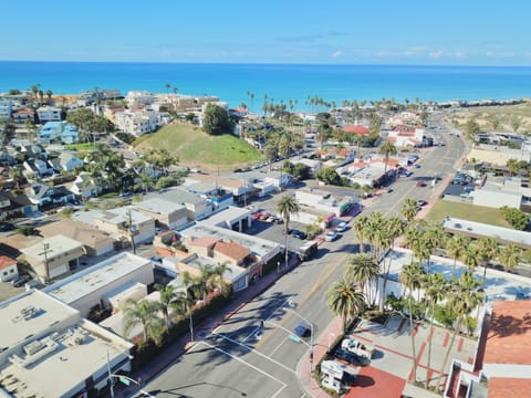 So close to the beach and shopping! 