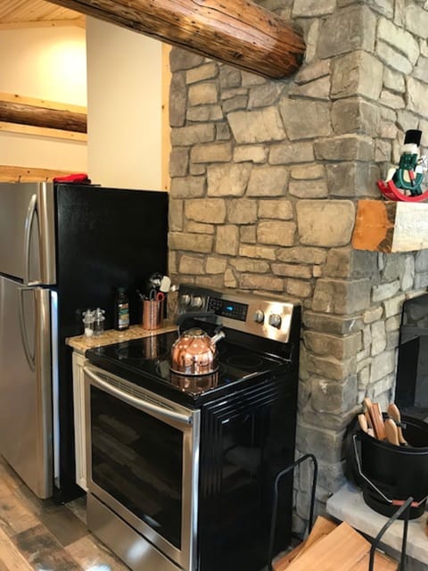 New stove and fridge