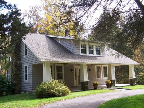 Beautiful 1920 Arts and Crafts home
