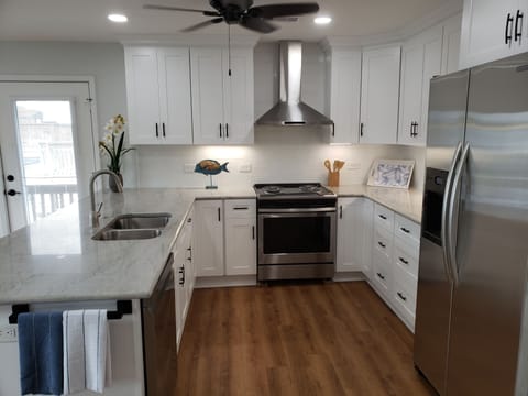 Room for all of the cooks in the family!