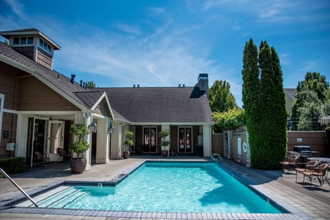 Cluibhouse and pool, outside warm shower and dressing rooms and bathrooms