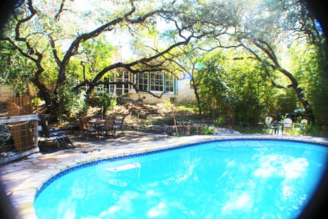 Private Pool and Patio Lounge