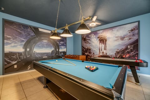 Amazing game-room with Star-Wars theme