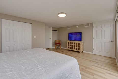 2nd Floor Master Suite

