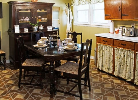 The kitchen and dining area make a nice gathering spot for guests.