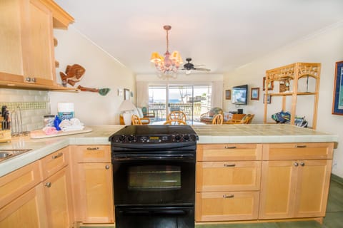 Kahana Sunset D2 - Kitchen