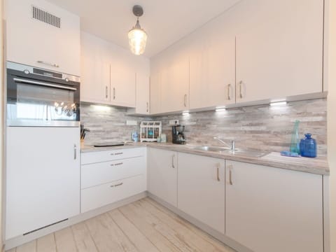 Property, Countertop, Cabinetry, Room, Kitchen, Furniture, Interior Design, Real Estate, Building, House