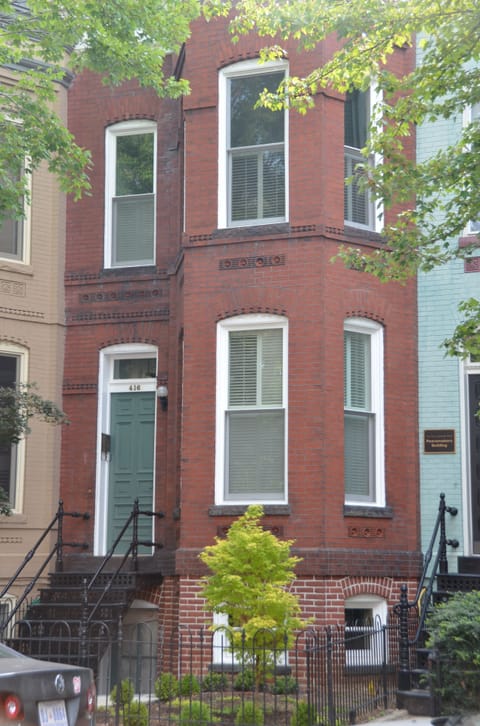 1890s Victorian at Eastern Market on Capitol Hill - 2nd level suite