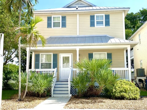 Stand alone house - #51 Coral Way, mile marker 5