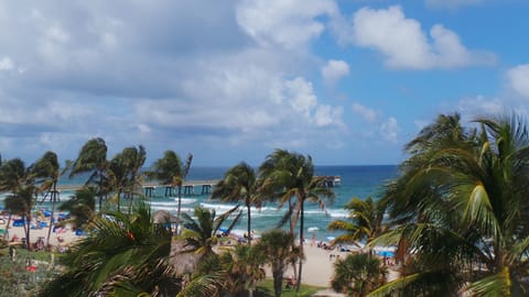 BREATHTAKING DIRECT VIEW NORTH TO PIER