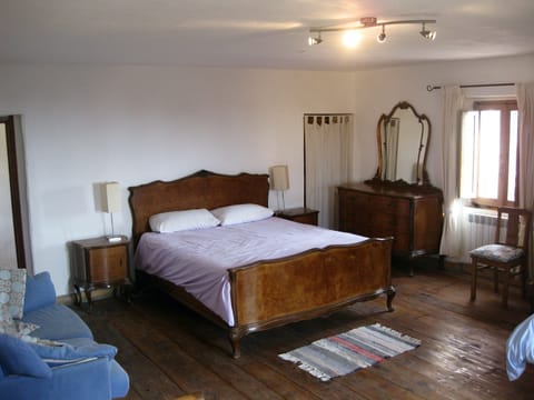Upstairs Bedroom double Bed