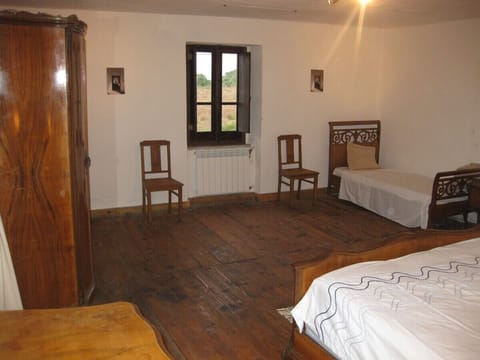 Upstairs Bedroom's Single Bed