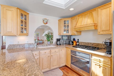 Full-service kitchen has a drip coffee maker and Keurig. Bring pods.