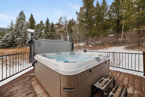 Hot Tub Off Lower Level