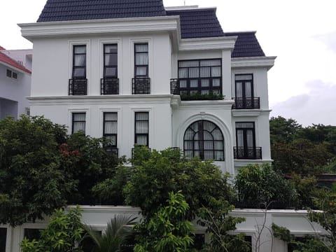 front villa