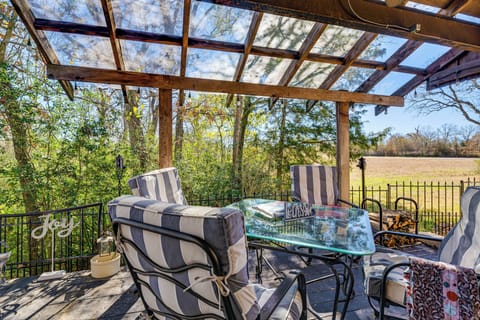 College Station Vacation Rental | 2BR | 2BA | Single Story | 1,000 Sq Ft