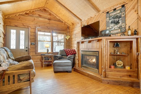 Dahlonega Vacation Rental | 1BR | 1BA | 576 Sq Ft | Stairs Required