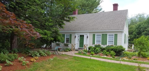The  Gallery Apt. (upstairs)
179 Bristol Rd.
Damariscotta, Maine