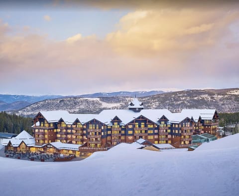 Beautiful view to ski down to