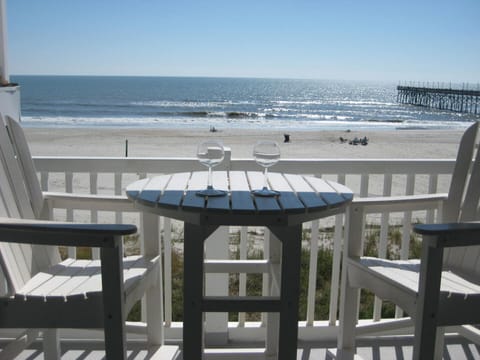 Deck
unobstructed view!
