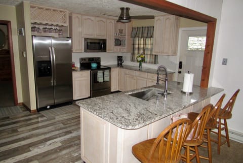 Large kitchen all stainless appliances,everything you need to cook all meals.