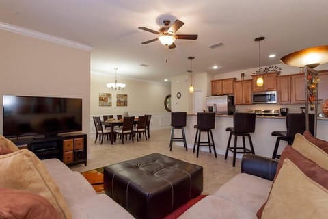 Living room with plenty of seating with 52'' HDTV/Blue Ray Dvd