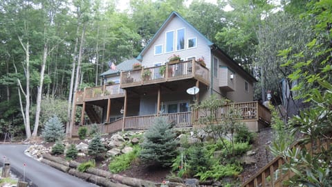 Front of House Rental unit is on the first level 