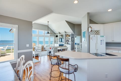 SA06: Tramonti l Top Level Living Area and Kitchen